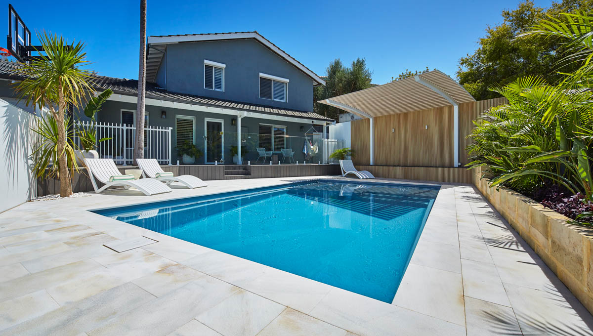 Sunseeker 7.6m x 4.4m